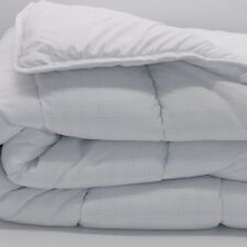 Couette blanche quadrillée d'occasion  Auchel