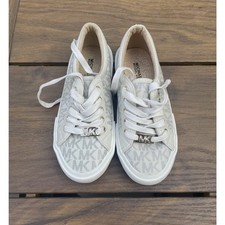 Michael kors girls for sale  Colts Neck