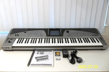 Roland arranger workstation d'occasion  Expédié en Belgium