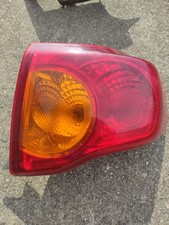 Lanterna traseira para sedã Toyota Corolla lado direito comprar usado Lanterna traseira para sedã Toyota Corolla lado direito comprar usado  Enviando para Brazil