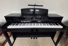 Yamaha clp 575 for sale  EASTBOURNE