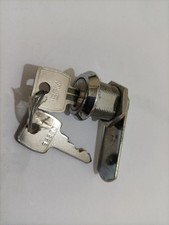 Serratura sportello laterale usato  Vertemate con Minoprio