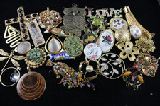 Gold tone pendants for sale  LEEDS