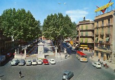 ESPAGNE FIGUERAS Rambla Sara Jorda Autocar Véhicules dont 2CV Citroën Motos comprar usado  Enviando para Brazil