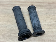 Paire poignee caoutchouc d'occasion Paire poignee caoutchouc d'occasion  Satillieu