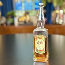 Botella de ron Atlas Bay de colección 12 oz etiqueta antigua peluquería para después del afeitado aseo para hombres segunda mano  Embacar hacia Mexico
