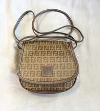 Borsa tracolla fendi usato  Roma