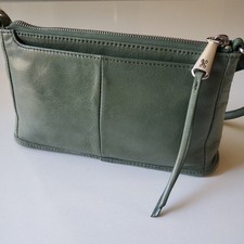 Usado, Bolsa Hobo International Cadence pequena tiracolo couro genuíno verde saje comprar usado Usado, Bolsa Hobo International Cadence pequena tiracolo couro genuíno verde saje comprar usado  Enviando para Brazil