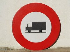 Divieto accesso camion usato  Sanremo