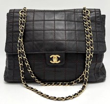 Bolsa CHANEL clássica barra de chocolate preta jumbo XL aba de ombro acolchoada corrente dourada, usado comprar usado  Enviando para Brazil