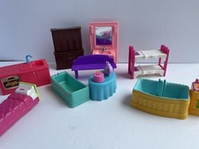 9 Pieces Doll House Plastic Furniture Mixed Lot Bed Table Wardrobe Bathtub Sink comprar usado  Enviando para Brazil