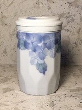 Taza de té suelta de porcelana flores azules con tapa filtro infusor 270 ml segunda mano  Embacar hacia Mexico