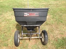 tow behind spreader for sale  TEMPLECOMBE