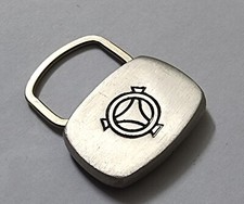 Chaveiro de carro vintage Scania metal branco feito na Suécia comprar usado Chaveiro de carro vintage Scania metal branco feito na Suécia comprar usado  Enviando para Brazil