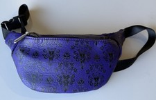 Papel de parede Disney Loungefly Haunted Mansion roxo bolsa tiracolo comprar usado Papel de parede Disney Loungefly Haunted Mansion roxo bolsa tiracolo comprar usado  Enviando para Brazil