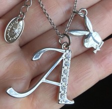 Playboy necklace letter d'occasion  Expédié en Belgium