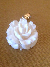 Mignon pendentif fleur d'occasion Mignon pendentif fleur d'occasion  France