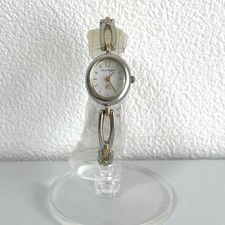 Relógio Courreges Paris V401-6350 mostrador pérola prata e ouro quartzo vintage anos 90 RARO, usado comprar usado  Enviando para Brazil