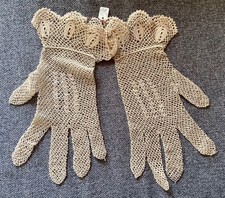 Ancienne paire gants d'occasion  Puy-l'Évêque
