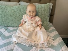 Doll lace trimmed d'occasion  Expédié en Belgium