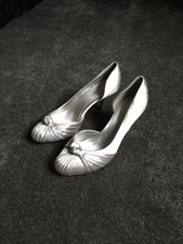Silver court shoes for sale  OSWESTRY