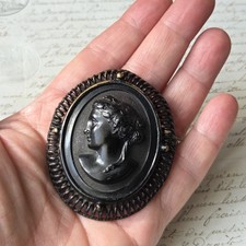 Grande broche camée d'occasion  Nantes-