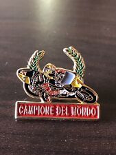 Spilla metallo smaltato usato  Villasanta