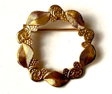 Broche cercle doré d'occasion  Paris XV