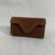 Capa de celular Nocona cowboy couro ocidental feita à mão clipe de metal parafusos em excelente estado usado comprar usado Capa de celular Nocona cowboy couro ocidental feita à mão clipe de metal parafusos em excelente estado usado comprar usado  Enviando para Brazil