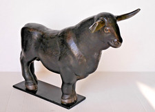 Skulptur stier schwarze gebraucht kaufen  Espenau
