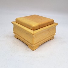 Usado, Caixa de joias bugigangas de madeira feita à mão madeira de pinho tampa feltro forrado pé quadrado 5" c comprar usado  Enviando para Brazil