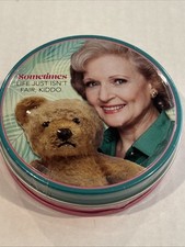 Usado, Orelhas doces seladas novas na caixa Golden Girls Rose & Fernando Bear em lata de metal Betty White comprar usado  Enviando para Brazil