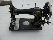 Machine coudre ancienne d'occasion  Fontenay-le-Comte