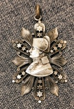 Rare pendentif médaillon d'occasion Rare pendentif médaillon d'occasion  France