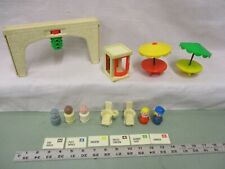 Fisher Price Little People Play Family Pick 1 Village 997 część figurka poczta na sprzedaż  Wysyłka do Poland