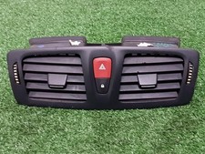 Griglia aria interna usato Griglia aria interna usato  Italia