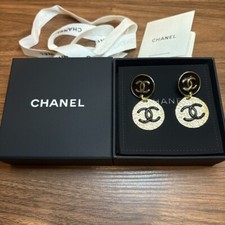 chanel cc stud earrings for sale chanel cc stud earrings for sale Long Beach