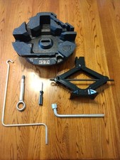 Usado, 2010 - 2024 Subaru Forester Impreza kit de ferramentas de pneu sobressalente com macaco de reboque de espuma fabricante de equipamento original comprar usado  Enviando para Brazil