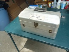 Usado, Caixa de ferramentas vintage de alumínio para telhado quadril 4 bandejas 16 x 10 x 9 comprar usado  Enviando para Brazil