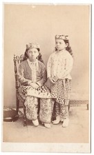 Fillette enfant tenue d'occasion  Saint-Julien-l'Ars