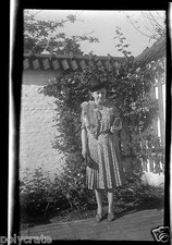 Portrait woman hat d'occasion  Expédié en Belgium