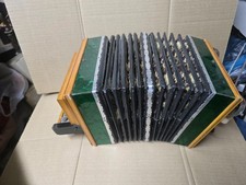 Fisarmonica creata artigianalm usato  Palermo