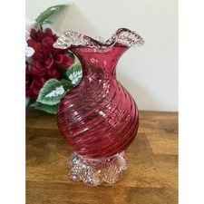 Vaso redemoinho de vidro vintage arte cranberry com aro transparente com babados e base de pedestal comprar usado  Enviando para Brazil