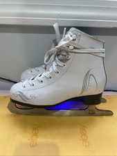 Patins de gelo brancos femininos LAKE PLACID TAMANHO 1 comprar usado Patins de gelo brancos femininos LAKE PLACID TAMANHO 1 comprar usado  Enviando para Brazil