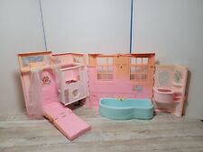 2002 Vintage Barbie Cama Banheiro Jogo Casa Dobrável Rosa Roxo Crianças Fingem, usado comprar usado  Enviando para Brazil