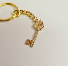 Chaveiro Crown - Charme Chaveiro / Pingente Chaveiro - Metal Cor Ouro comprar usado  Enviando para Brazil