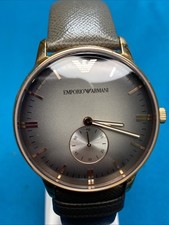 Usado, EMPORIO ARMANI TOM OURO ROSA, PULSEIRA DE COURO CINZA EM RELEVO RELÓGIO Masculino Nova Bateria comprar usado  Enviando para Brazil