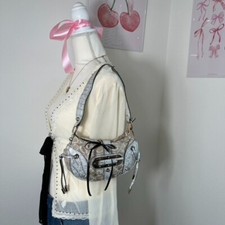 Usado, Mini bolsa de ombro vintage Y2K Guess monograma logotipo baguete prata creme comprar usado  Enviando para Brazil
