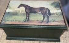 SULLINS HOUSE Arte Folclórica FEITA À MÃO Madeira Envelhecida CAIXA DE ELEVAÇÃO com Cavalo Listrado  comprar usado  Enviando para Brazil