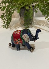 Mini estatueta de elefante vintage pintada à mão azul tronco boa sorte arte popular Índia comprar usado  Enviando para Brazil